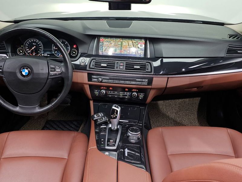 2015 BMW 5 Series 520d xDrive photo 7