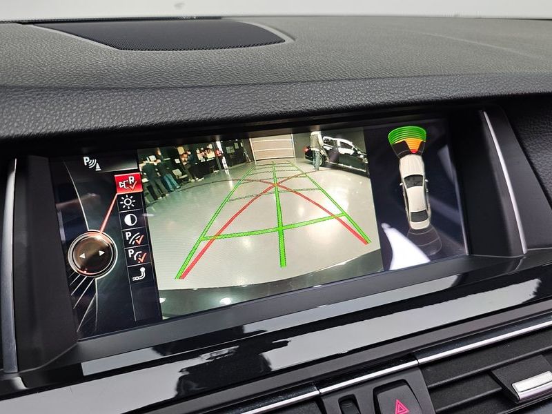 2015 BMW 5 Series 520d xDrive photo 14