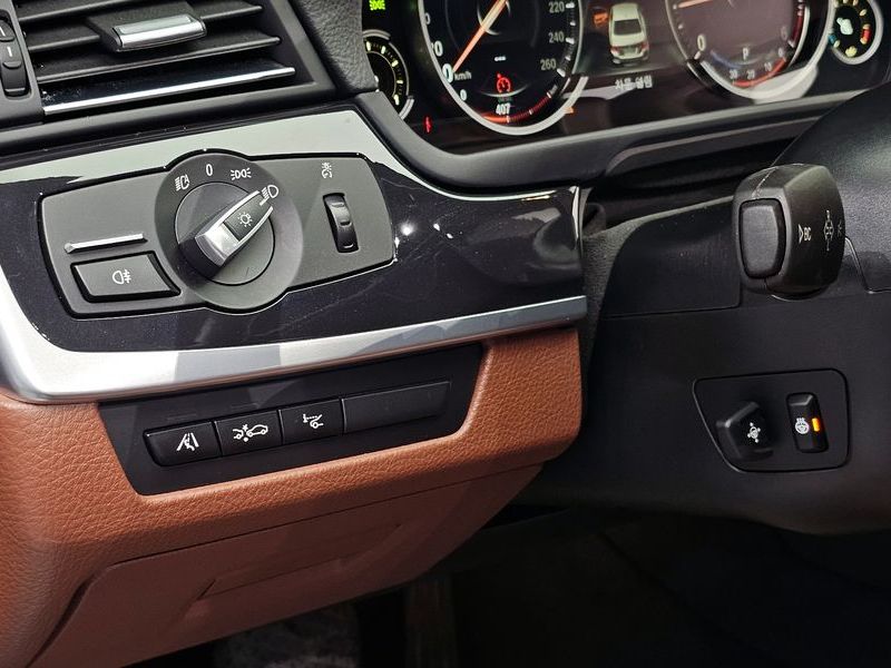 2015 BMW 5 Series 520d xDrive photo 15