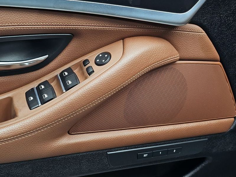 2015 BMW 5 Series 520d xDrive photo 19