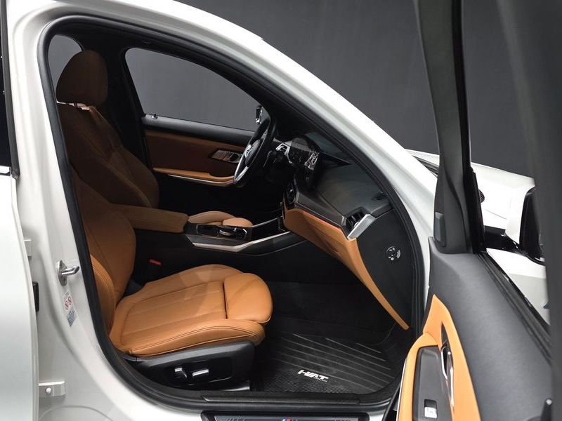 2023 BMW 3 Series 320i M Sport photo 11