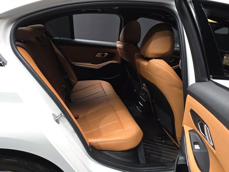 2023 BMW 3 Series 320i M Sport photo 12