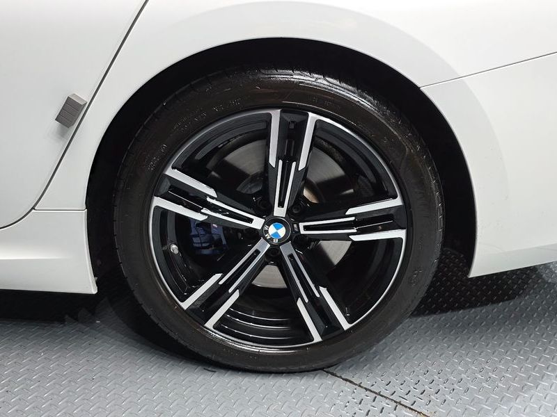 2023 BMW 3 Series 320i M Sport photo 21