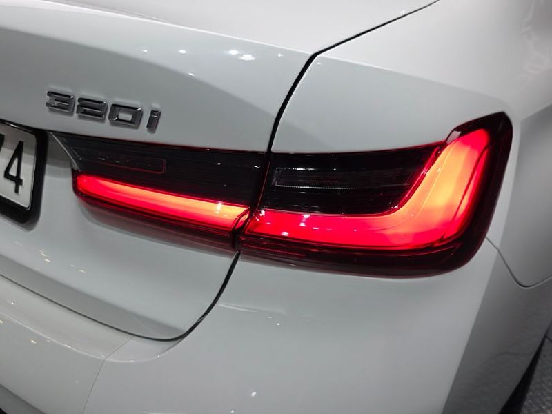 2023 BMW 3 Series 320i M Sport photo 23