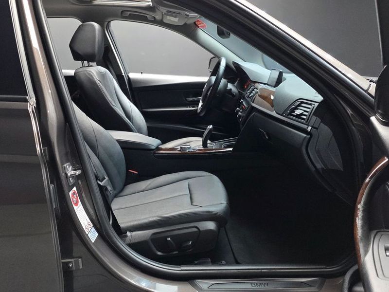 2014 BMW 3 Series 320d xDrive photo 10