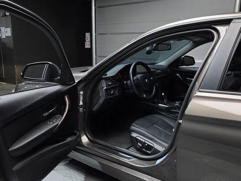 2014 BMW 3 Series 320d xDrive photo 11