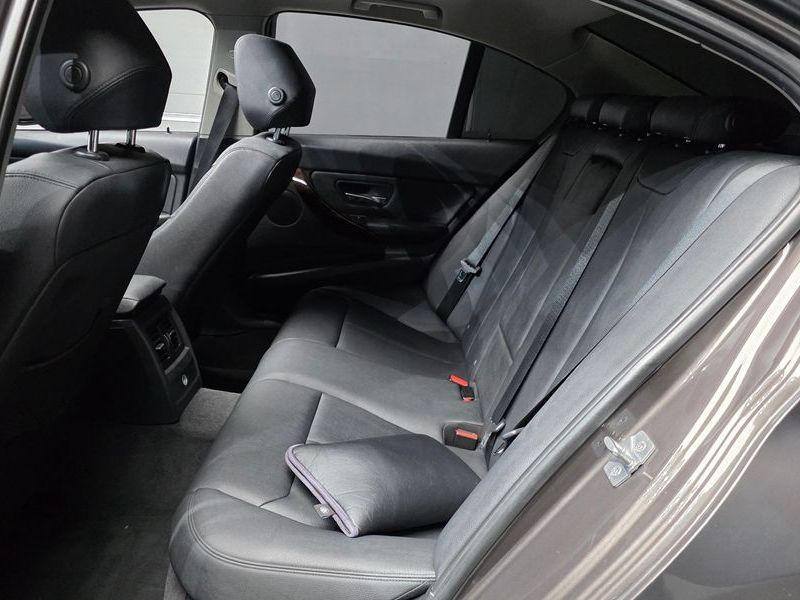 2014 BMW 3 Series 320d xDrive photo 12