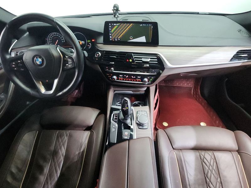 2017 BMW 5 Series 530i M Sport Package Plus photo 7