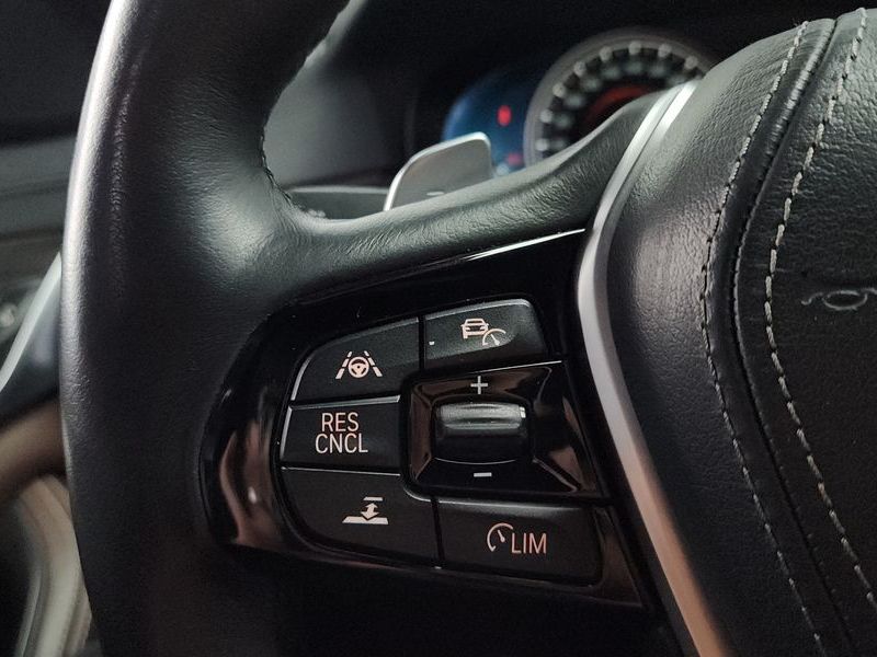 2017 BMW 5 Series 530i M Sport Package Plus photo 16