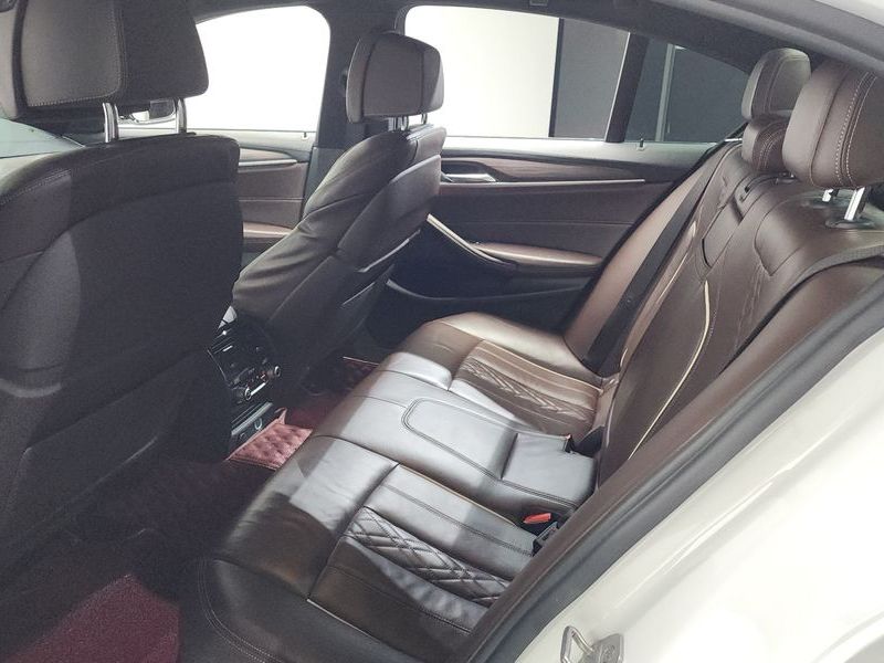 2017 BMW 5 Series 530i M Sport Package Plus photo 20