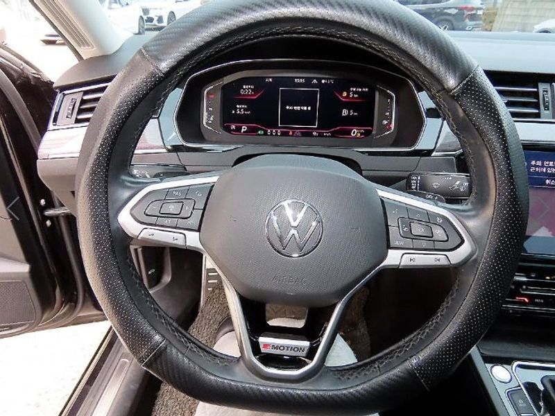 2021 Volkswagen Passat 2.0 TDI 4Motion Prestige photo 8