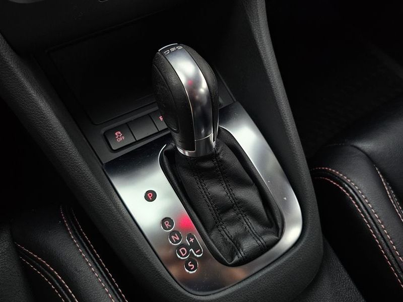 2012 Volkswagen Golf 1.4 TSI photo 9