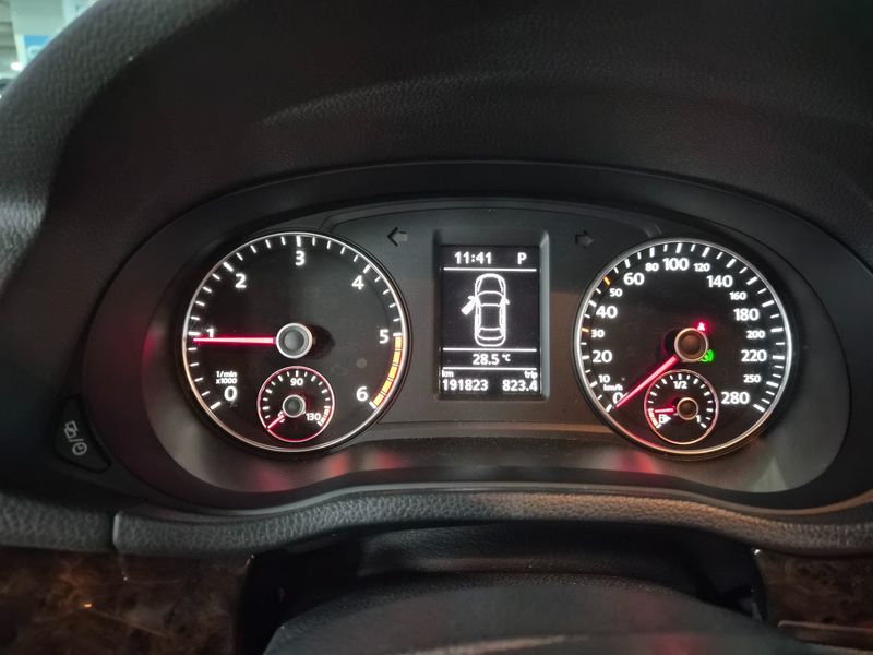 2015 Volkswagen Passat 2.0 TDI B7 photo 10