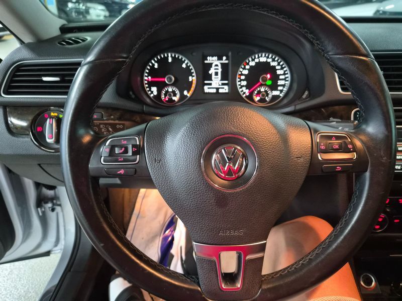 2015 Volkswagen Passat 2.0 TDI B7 photo 11