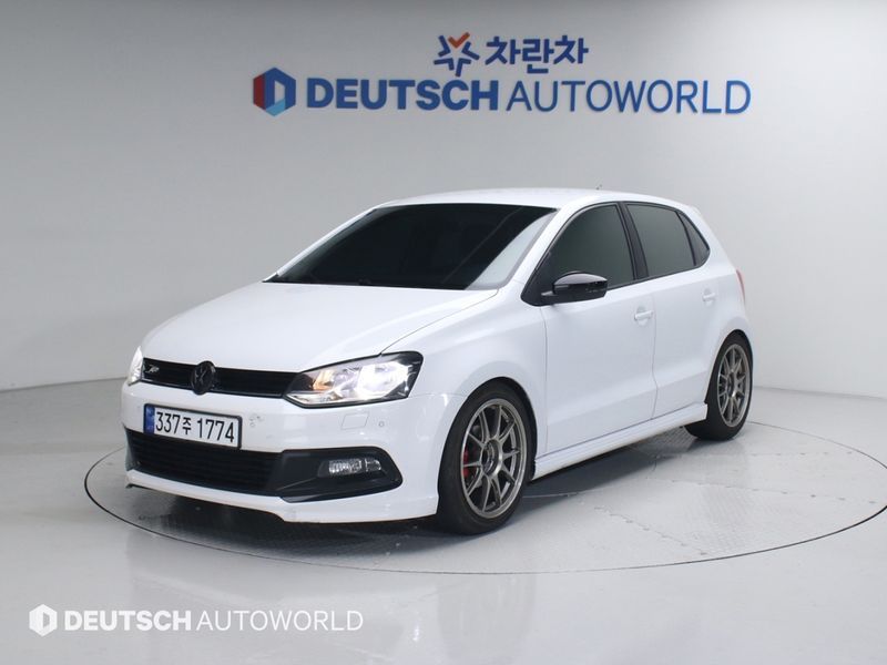 2016 Volkswagen Polo 1.4 TDI R-Line 5th photo 1
