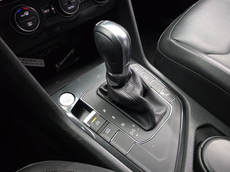 2018 Volkswagen Tiguan 2.0 TDI Premium photo 9