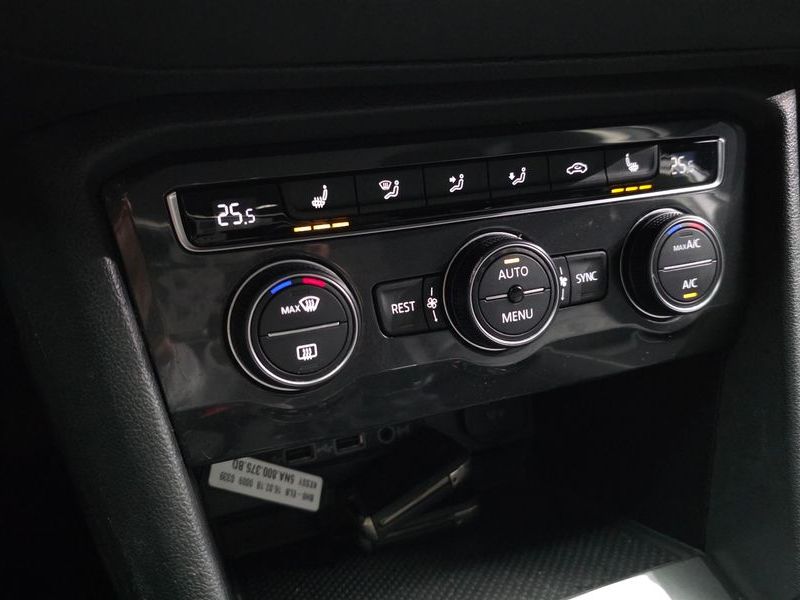 2018 Volkswagen Tiguan 2.0 TDI Premium photo 17