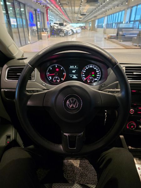 2013 Volkswagen Jetta 1.6 TDI Blue Motion 6th photo 10