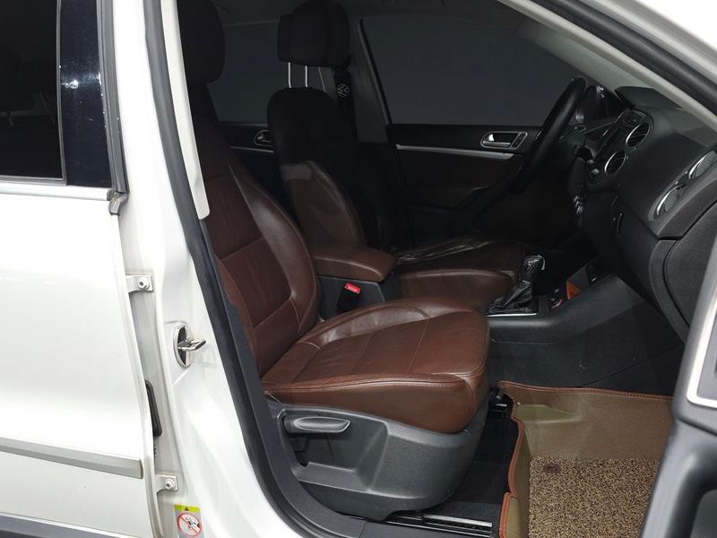 2012 Volkswagen Tiguan 2.0 TDI Comfort 5N photo 11