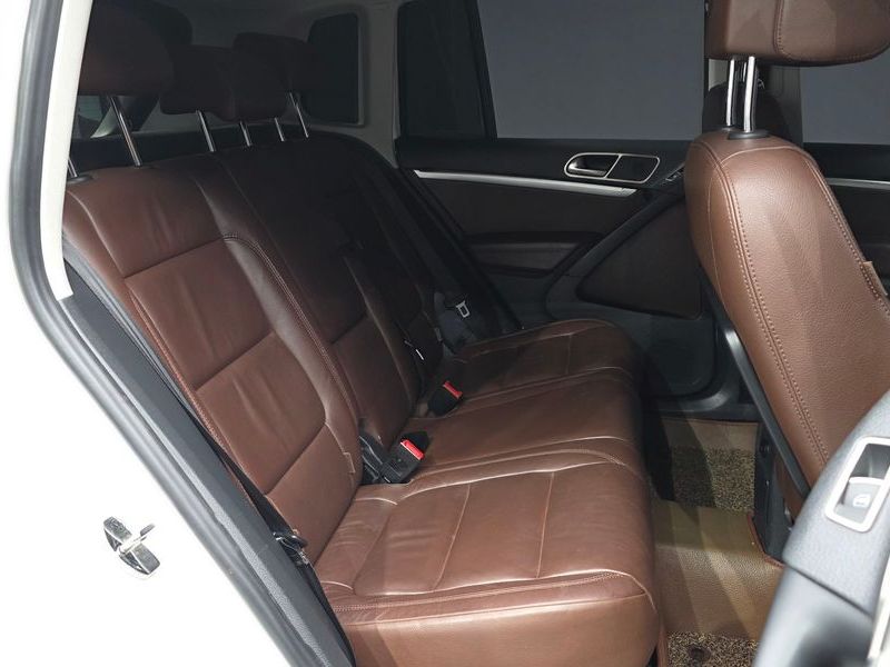 2012 Volkswagen Tiguan 2.0 TDI Comfort 5N photo 12