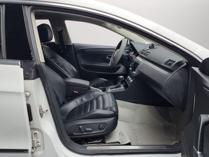 2015 Volkswagen New CC 2.0 TDI BlueMotion 4MOTION photo 11