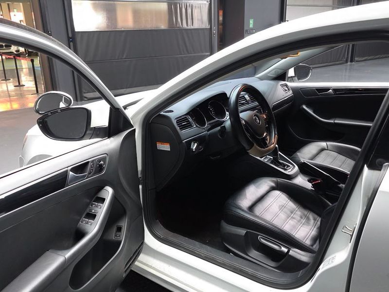 2016 Volkswagen Jetta 2.0 TDI BlueMotion 6th photo 10