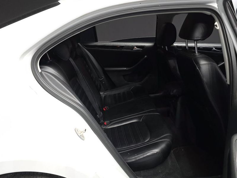 2016 Volkswagen Jetta 2.0 TDI BlueMotion 6th photo 12
