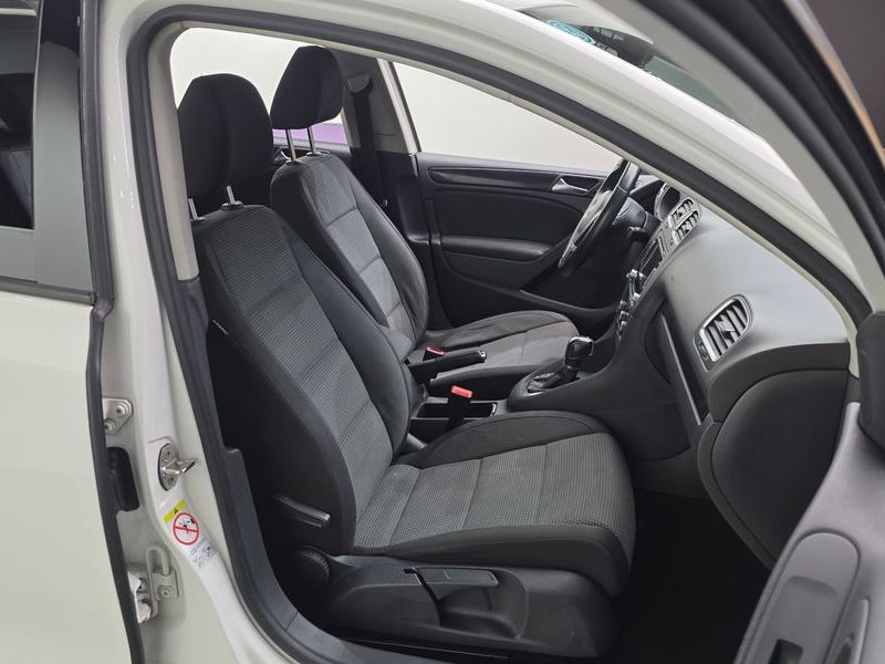 2013 Volkswagen Golf 1.6 TDI Blue Motion StyleEdition photo 12