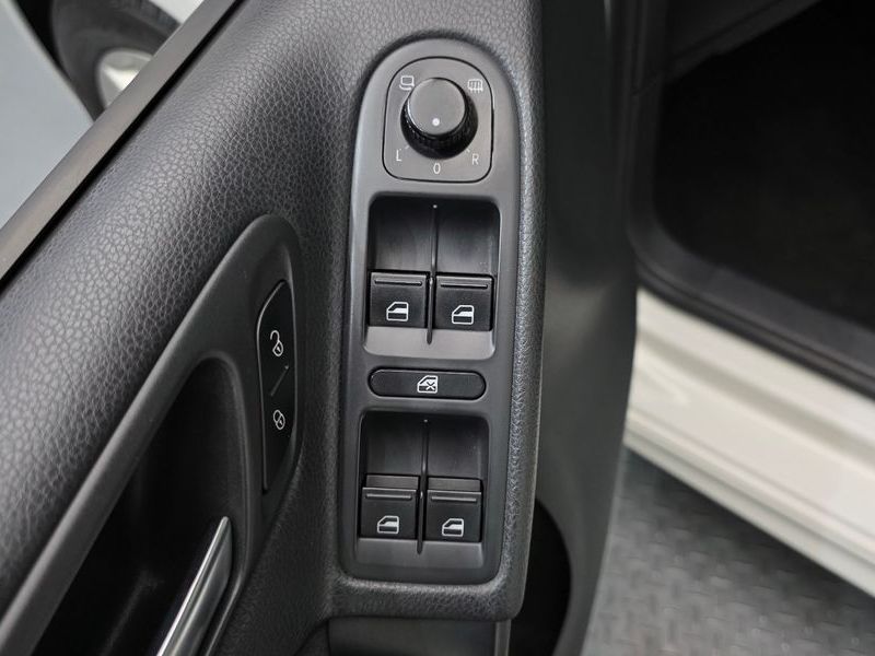 2013 Volkswagen Golf 1.6 TDI Blue Motion StyleEdition photo 14