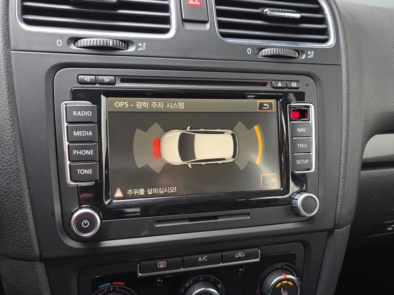 2013 Volkswagen Golf 1.6 TDI Blue Motion StyleEdition photo 17
