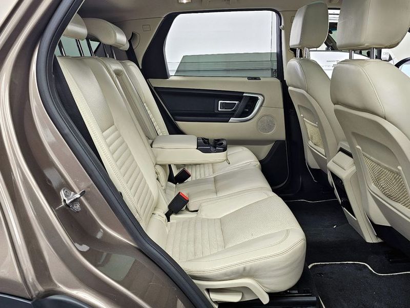 2016 Land Rover Discovery Sport 2.0 TD4 HSE Luxury photo 12