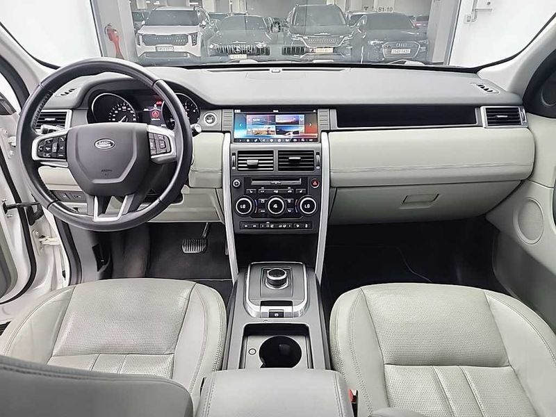 2017 Land Rover Discovery Sport 2.0 TD4 SE photo 7
