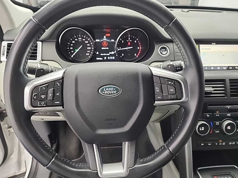 2017 Land Rover Discovery Sport 2.0 TD4 SE photo 9