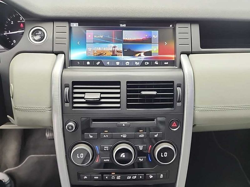 2017 Land Rover Discovery Sport 2.0 TD4 SE photo 10