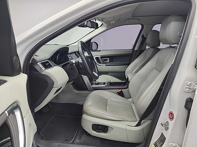 2017 Land Rover Discovery Sport 2.0 TD4 SE photo 11