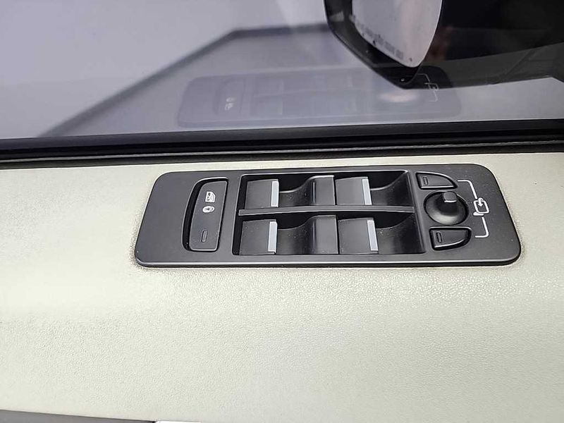 2017 Land Rover Discovery Sport 2.0 TD4 SE photo 16