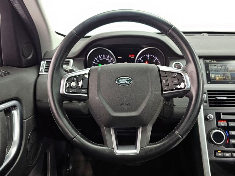 2016 Land Rover Discovery Sport 2.0 TD4 SE photo 13