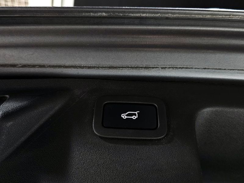 2016 Land Rover Discovery Sport 2.0 TD4 SE photo 19