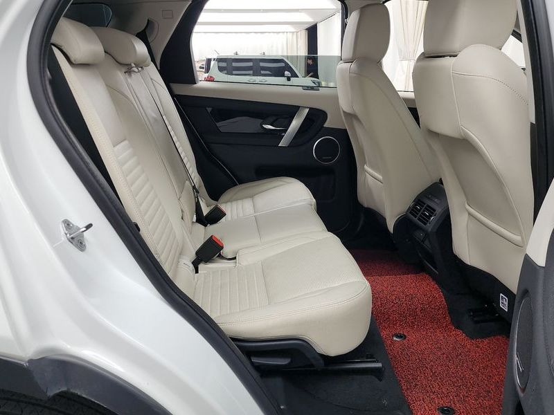 2021 Land Rover Discovery Sport P250 SE photo 12