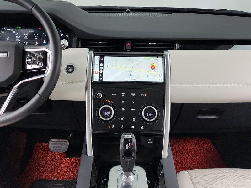 2021 Land Rover Discovery Sport P250 SE photo 14