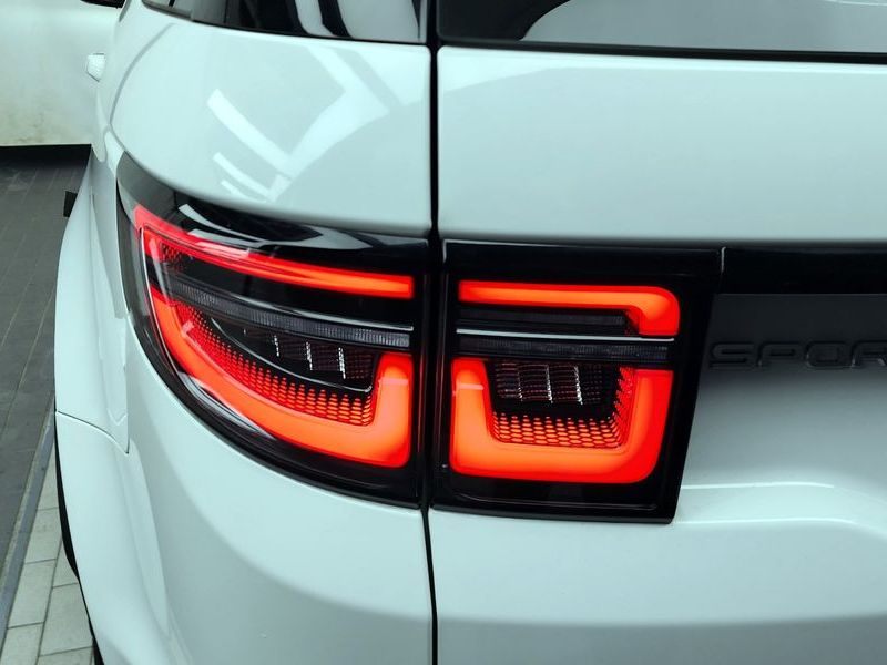 2021 Land Rover Discovery Sport P250 SE photo 23