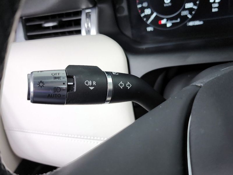 2021 Land Rover Discovery Sport P250 SE photo 26