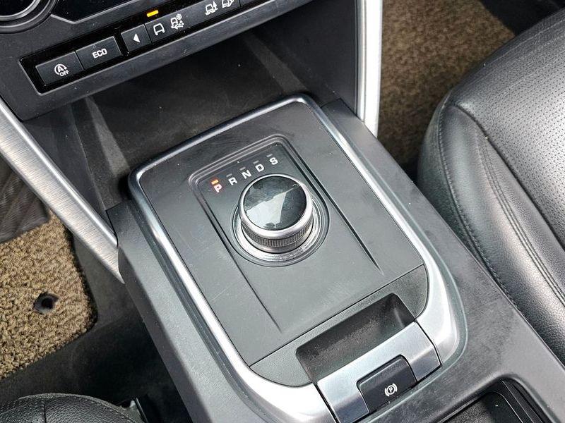 2018 Land Rover Discovery Sport 2.0 TD4 SE (150PS) photo 9