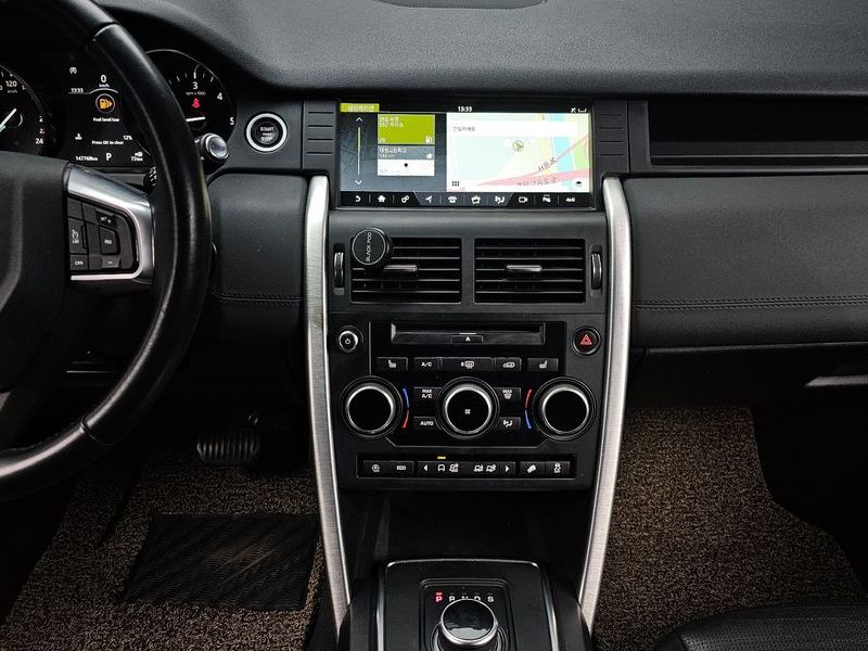 2018 Land Rover Discovery Sport 2.0 TD4 SE (150PS) photo 14
