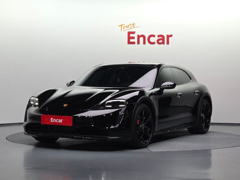 2022 Porsche Taycan 4S Cross Turismo photo 1