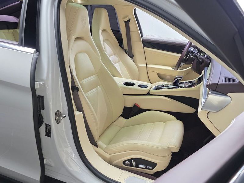 2017 Porsche Panamera 2.9 4S photo 12