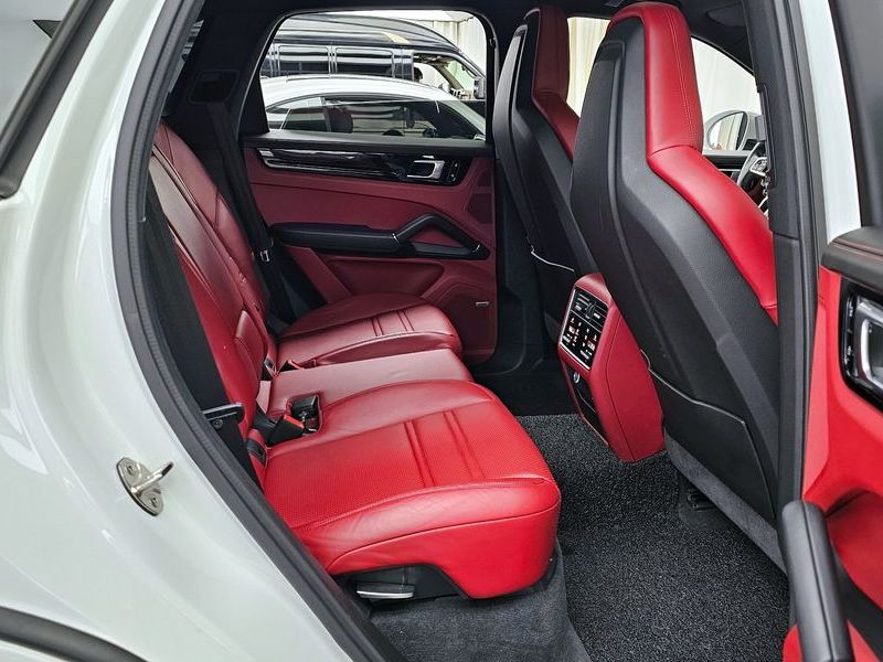 2021 Porsche Cayenne 3.0 photo 12