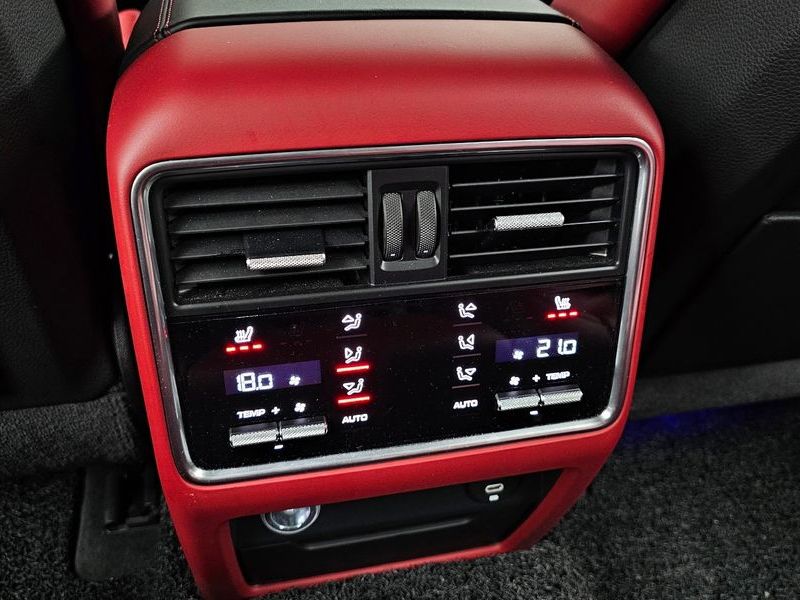 2021 Porsche Cayenne 3.0 photo 18