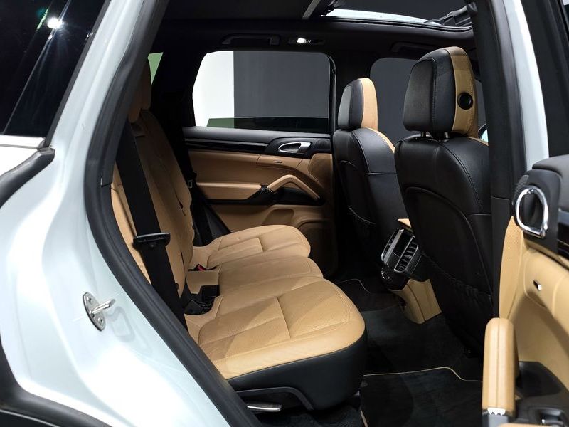 2014 Porsche Cayenne 3.0 Diesel Platium Edition 958 photo 12