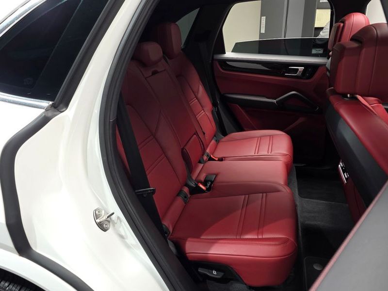 2023 Porsche Cayenne 3.0 photo 11